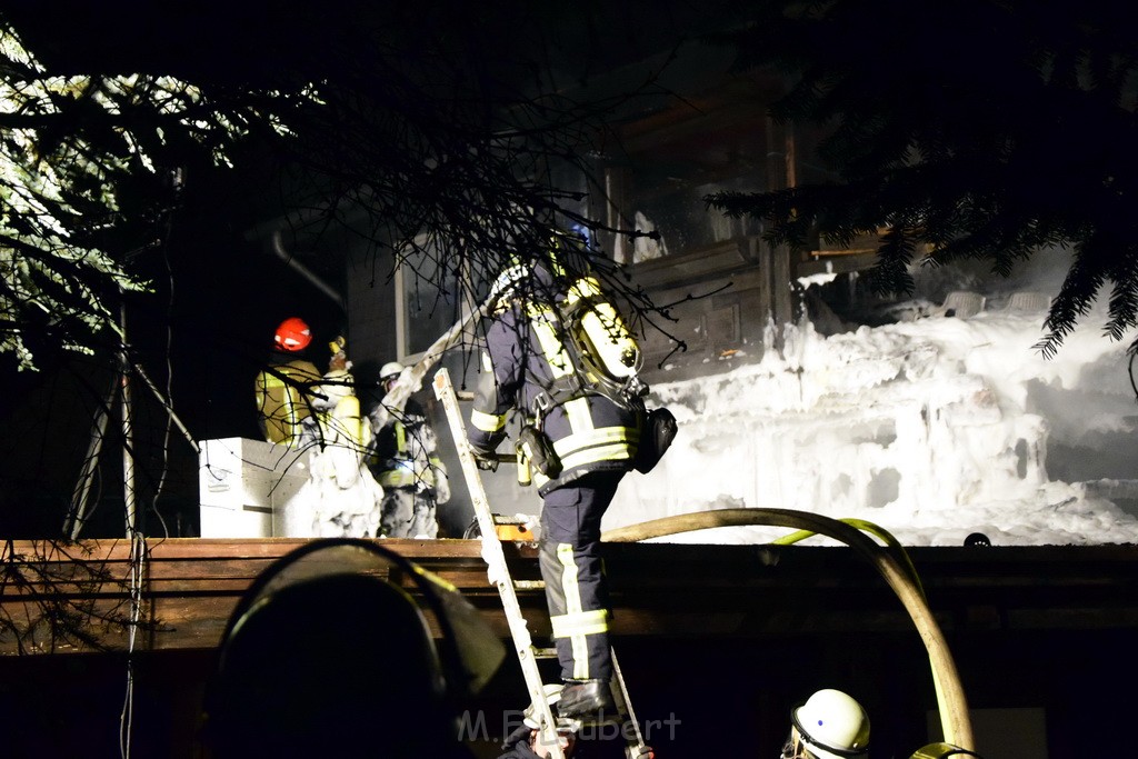 Grossfeuer Einfamilienhaus Siegburg Muehlengrabenstr P0486.JPG - Miklos Laubert